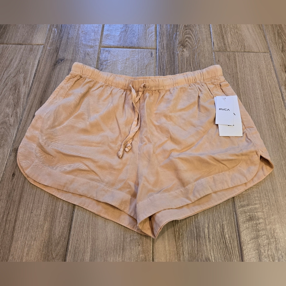 NWT RVCA Shorts, M (Slightly Flawed)